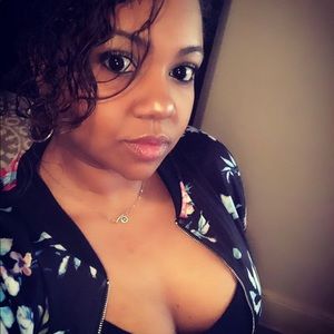 Meet your Posher, Ramona